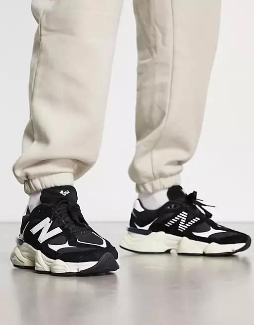 9060 Black White
